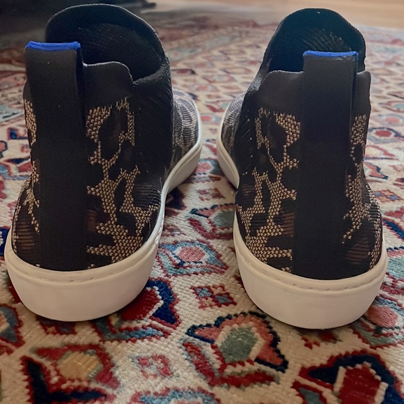 Rothy’s Big Cat Chelsea Boot Sneaker - Picture 5 of 7